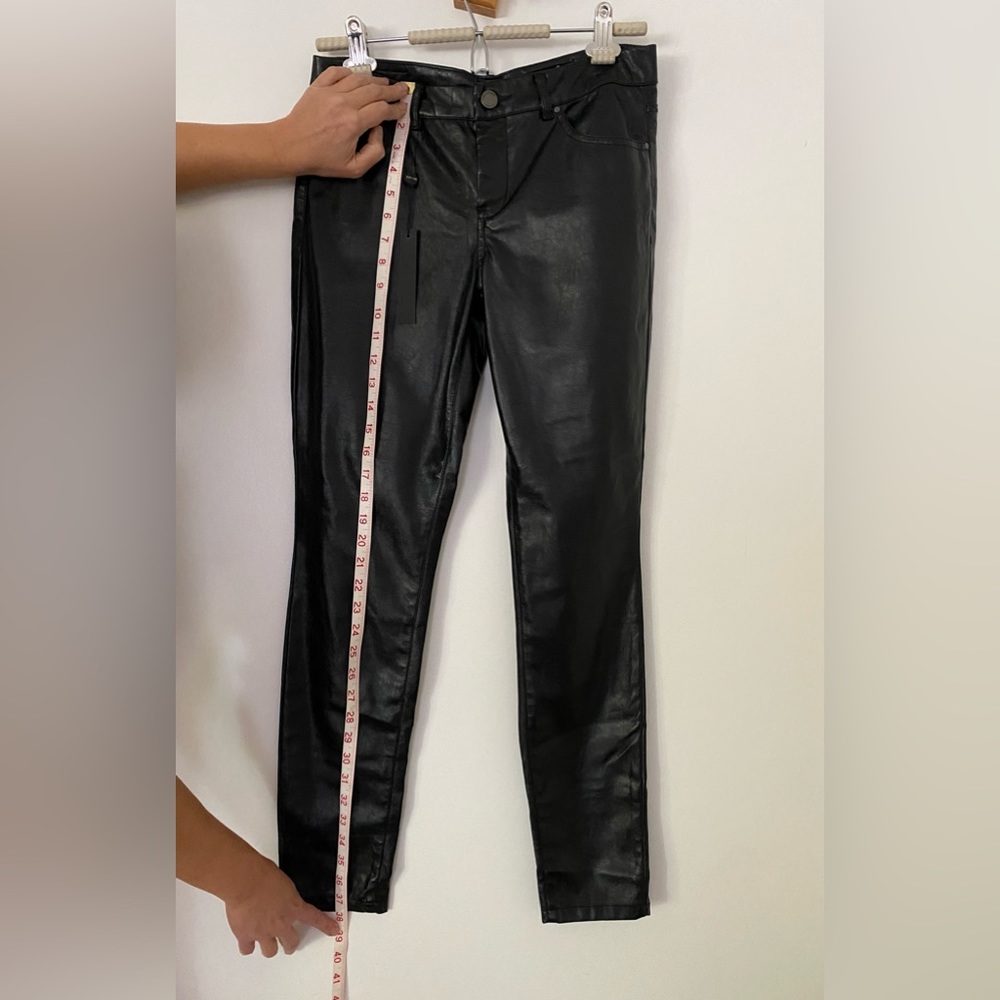 Women’s Blank NYC skinny classique faux leather pants - Picture 14 of 16